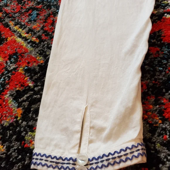 Selling Beautiful Women's Blue & White Long Sleeved Top with Floral Design - Picture 7 of 10